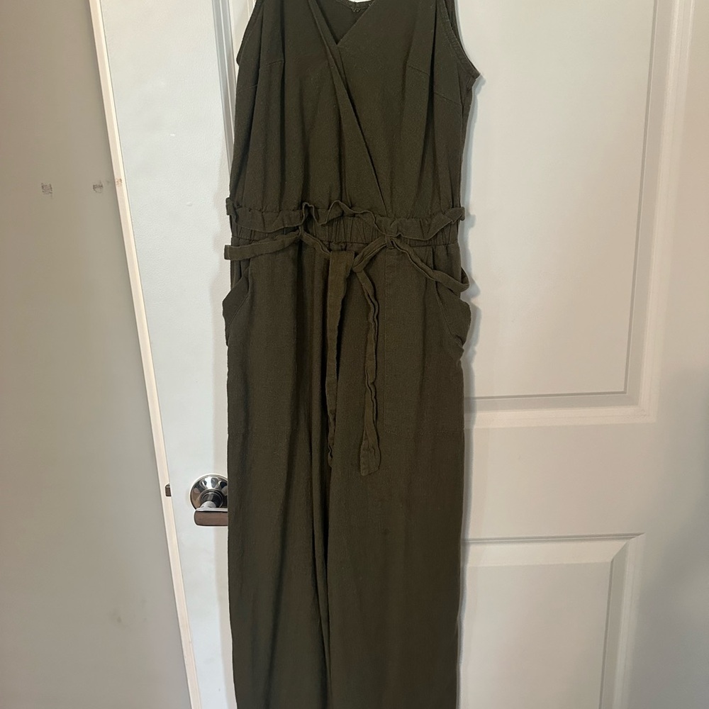 Two jumpsuits - Picture 3 of 8
